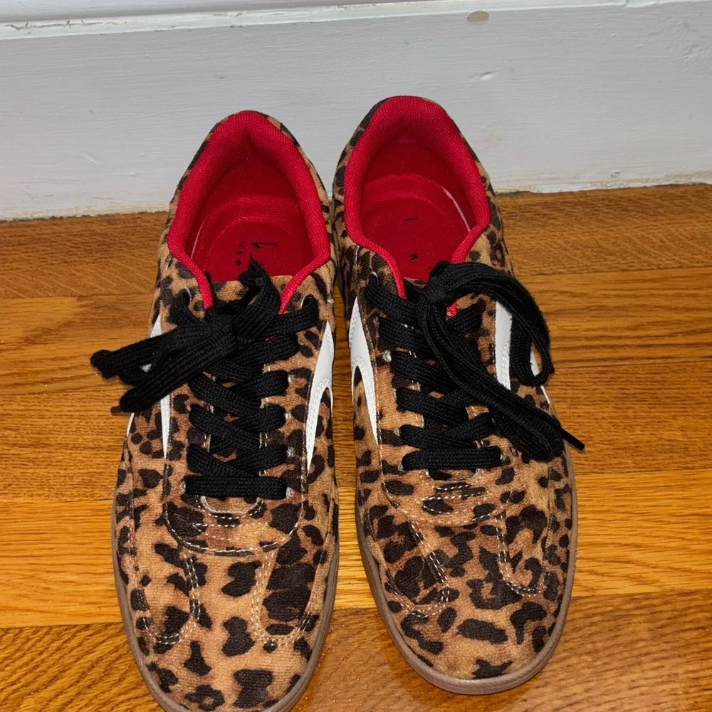 Nicole Miller New York Leopard Print Sneakers - Picture 2 of 3